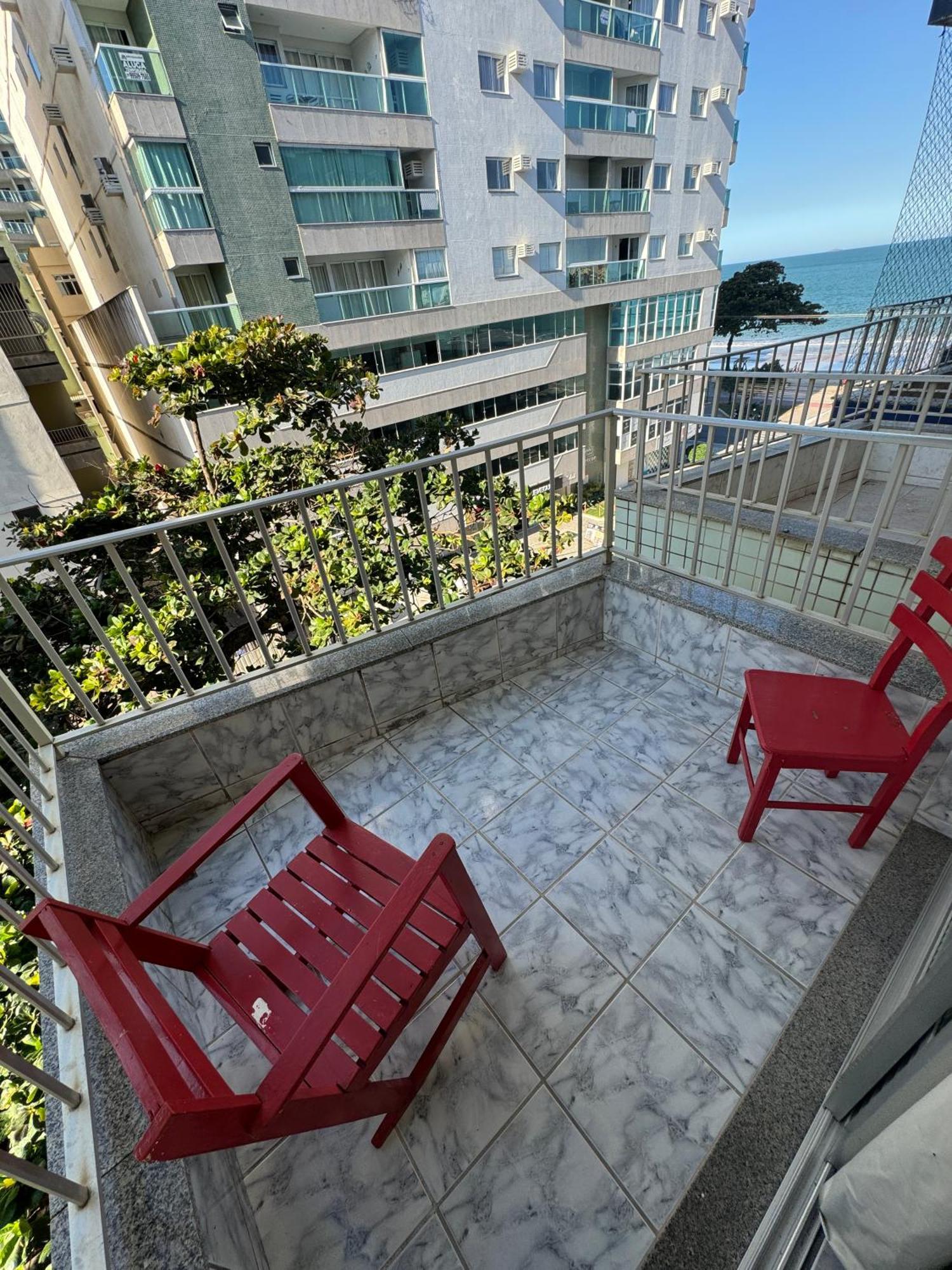 Apartamento Vista Mar 209 - 2 Quartos - Praia Do Morro - Predio Frente Mar - Varanda Com Vista Mar - Elevador - Atravessou A Avenida, Ja Esta Na Praia - Com Garagem - Internet غواراباري المظهر الخارجي الصورة